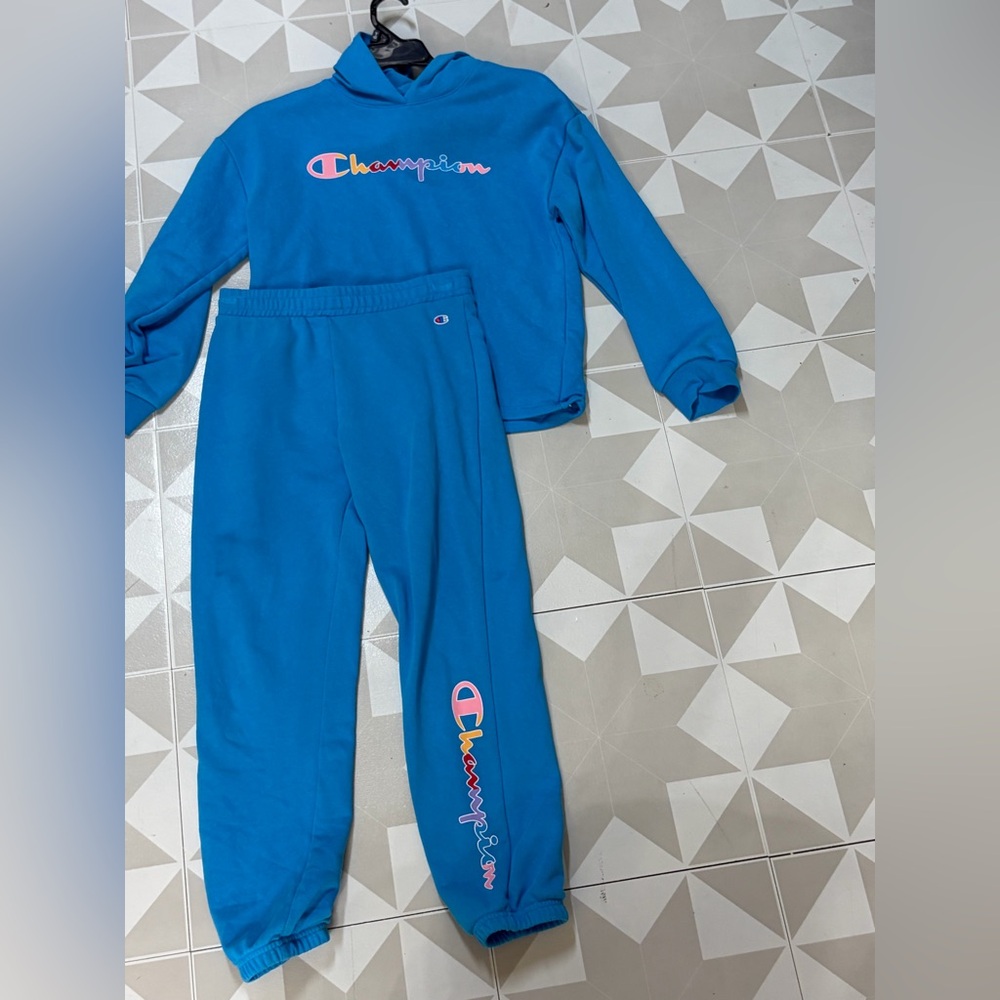 Champion Kids Set in Vibrant Blue